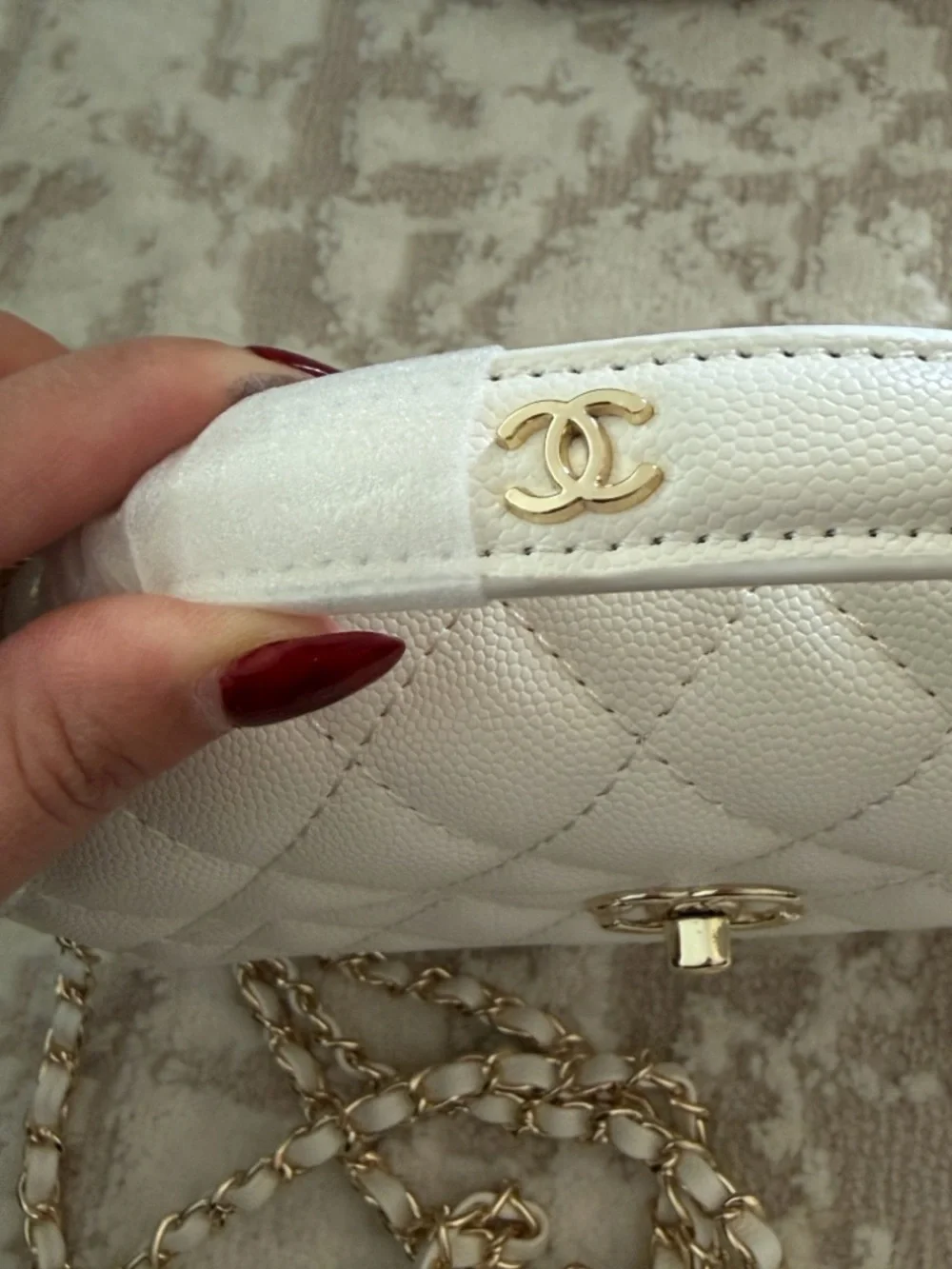 Chanel Makeup Bag White - Picture 4 of 7
